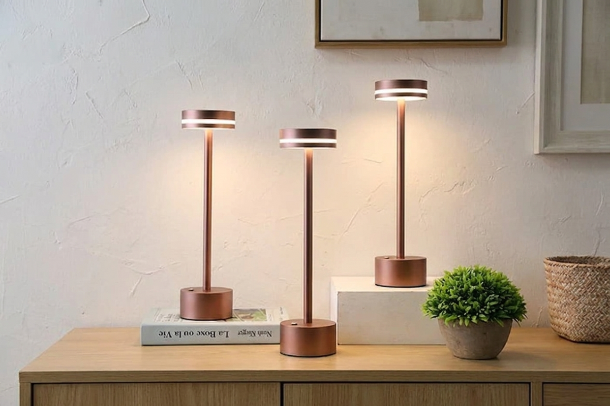 Halden Cordless Table Lamp – three lamps at different heights on a sideboard
